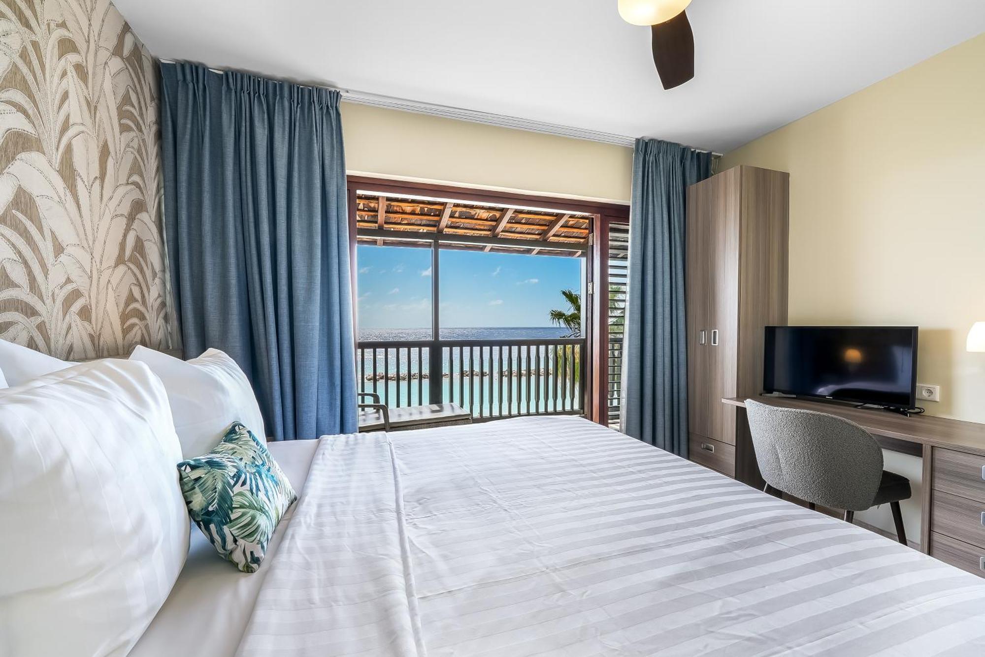 Lionsdive Beach Resort Curacao エクステリア 写真