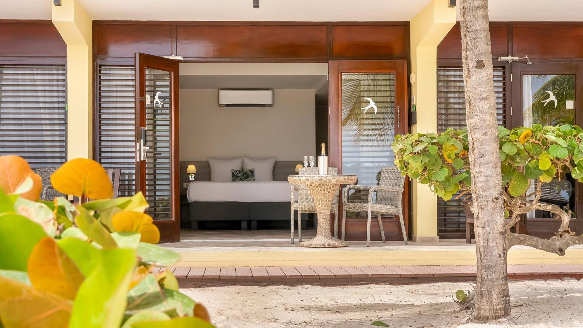 Lionsdive Beach Resort Curacao エクステリア 写真