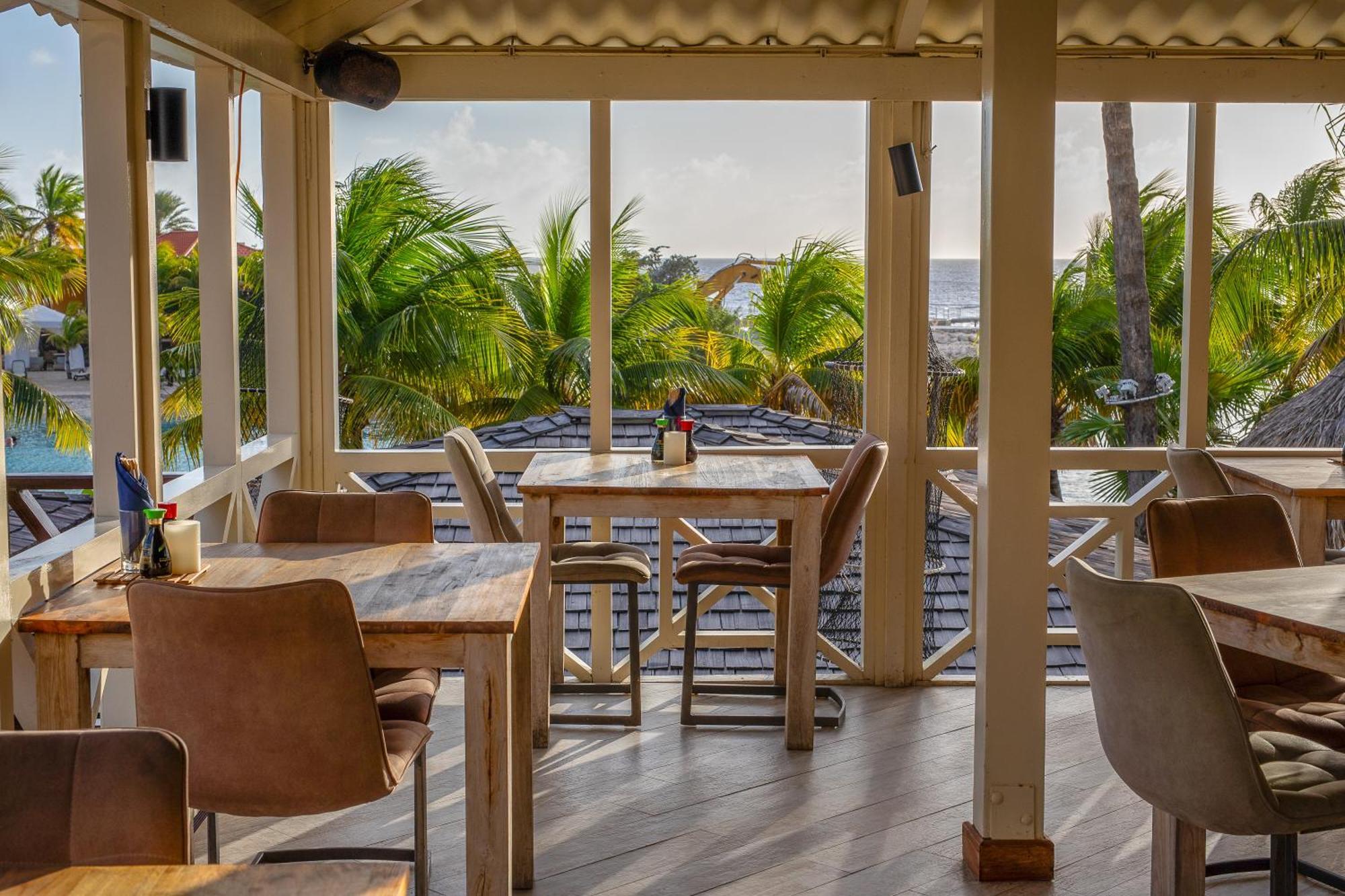 Lionsdive Beach Resort Curacao エクステリア 写真